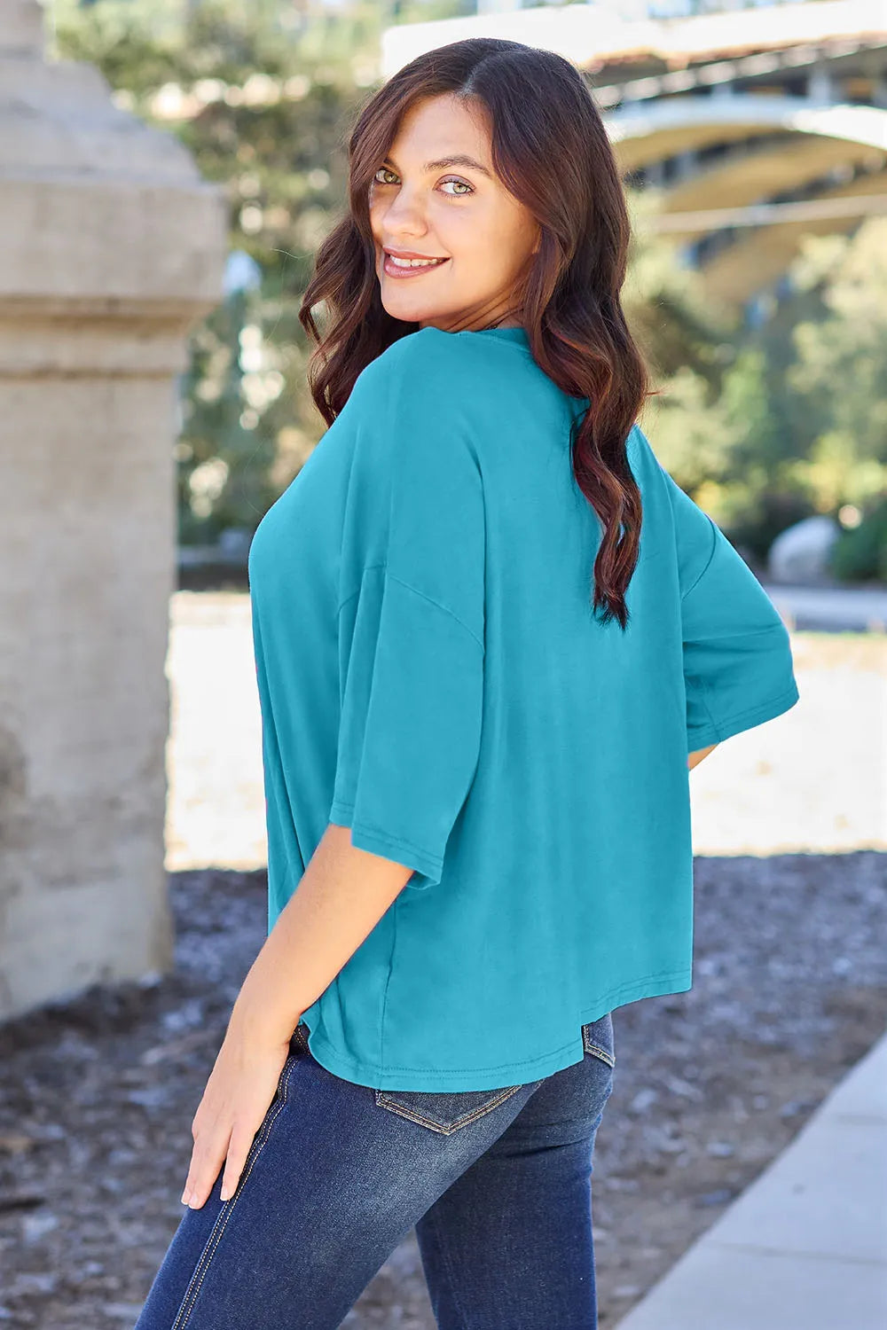 Drop-shoulder boxy round neck short sleeve tee