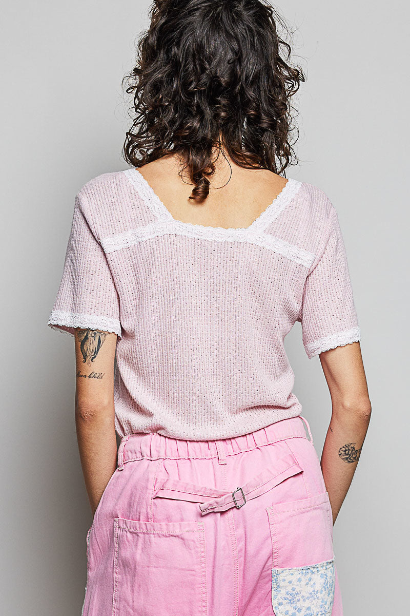 Lace-trim V-neck textured knit short sleeve tee