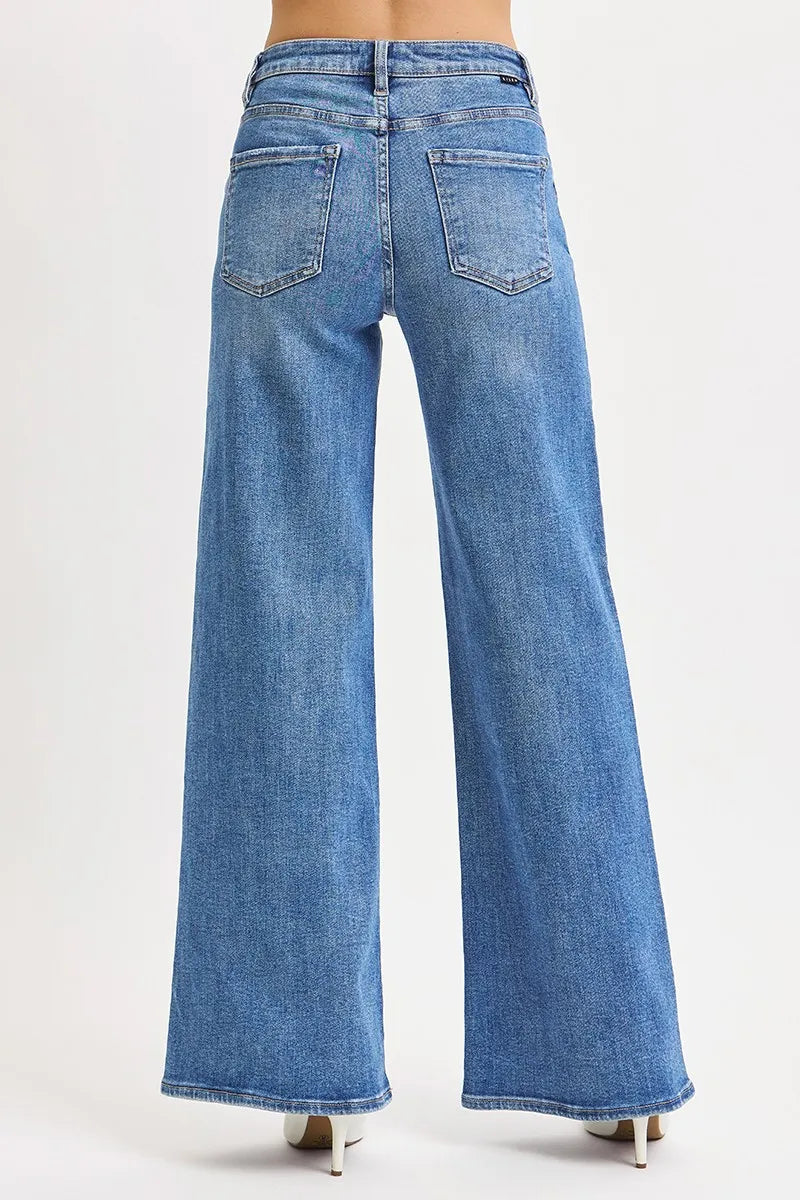High-rise wide leg jeans with whiskered stretch denim
