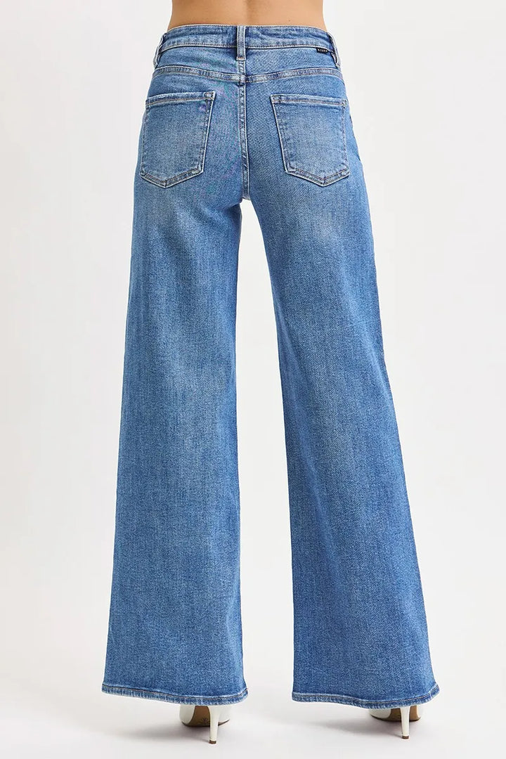 High-rise wide leg jeans with whiskered stretch denim