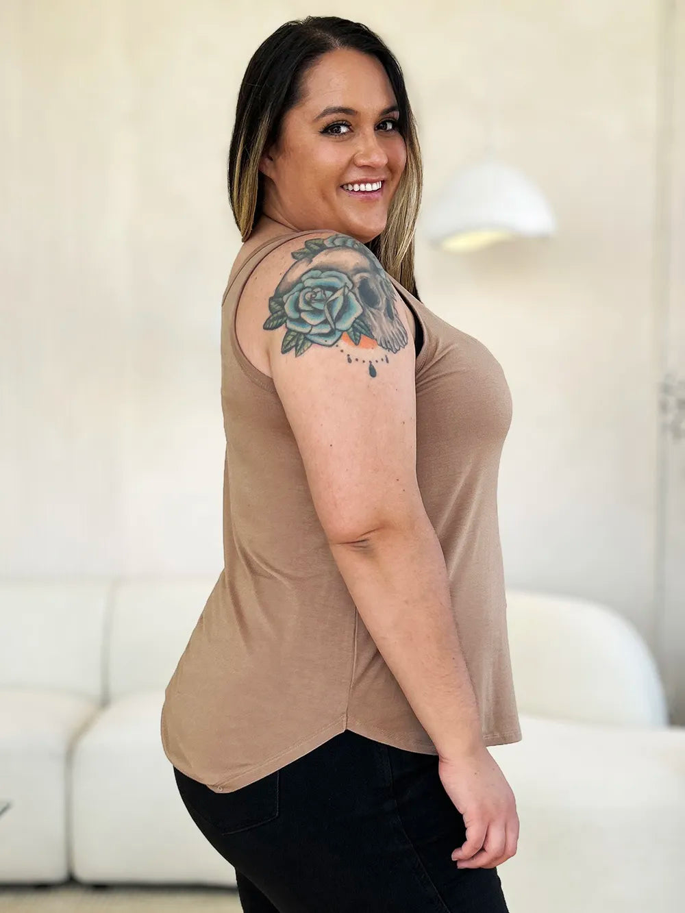 Round neck curved hem rayon tank top