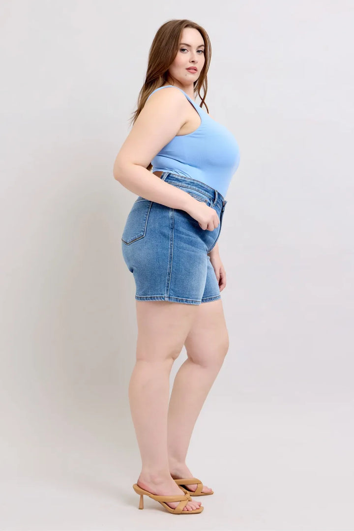 High-rise two-button denim shorts with 5-pocket style
