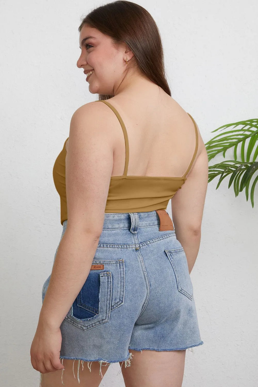 Round neck slim cami tank with spaghetti straps