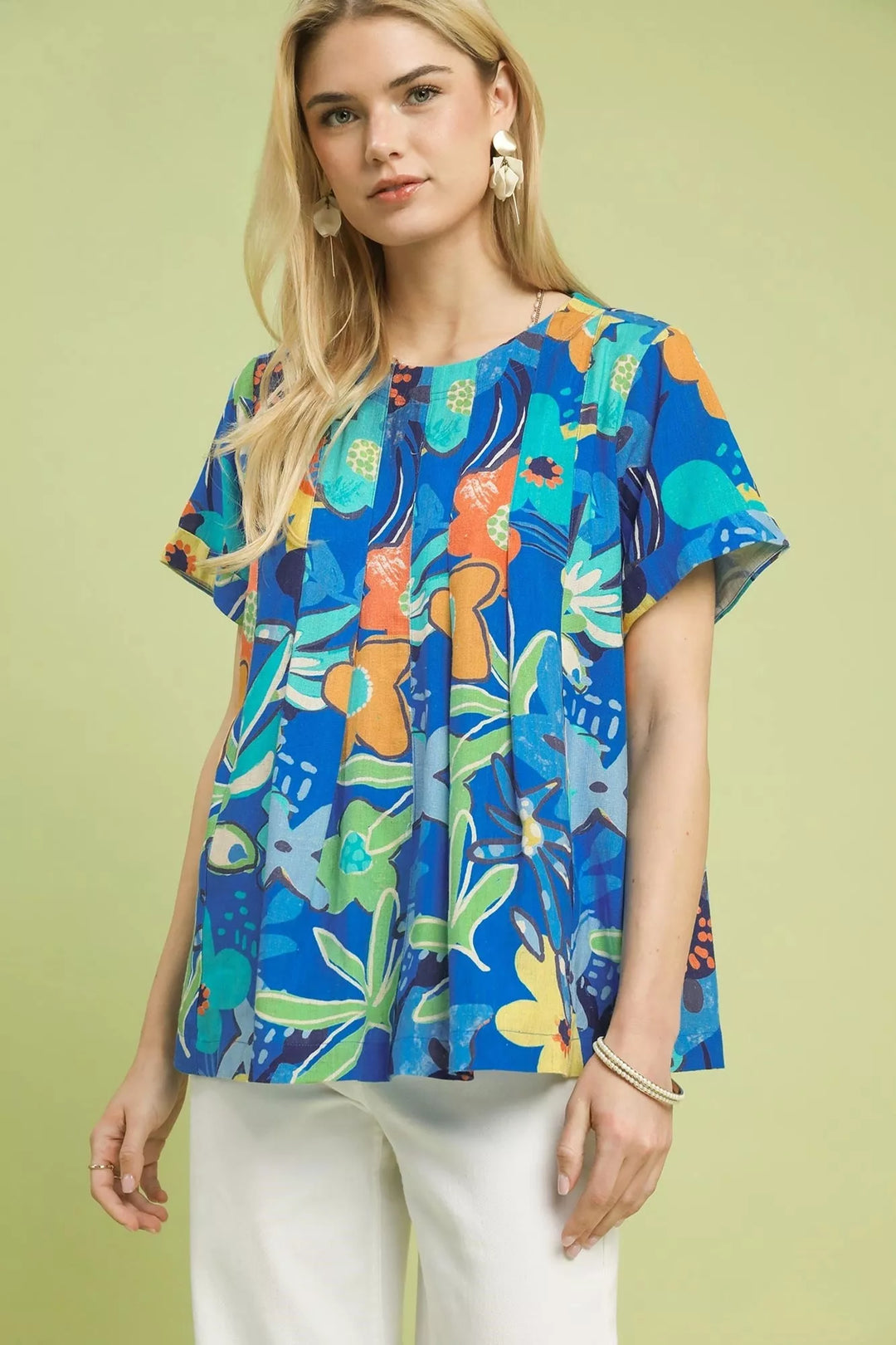 CERULEAN Abstract floral pleated blouse with keyhole back