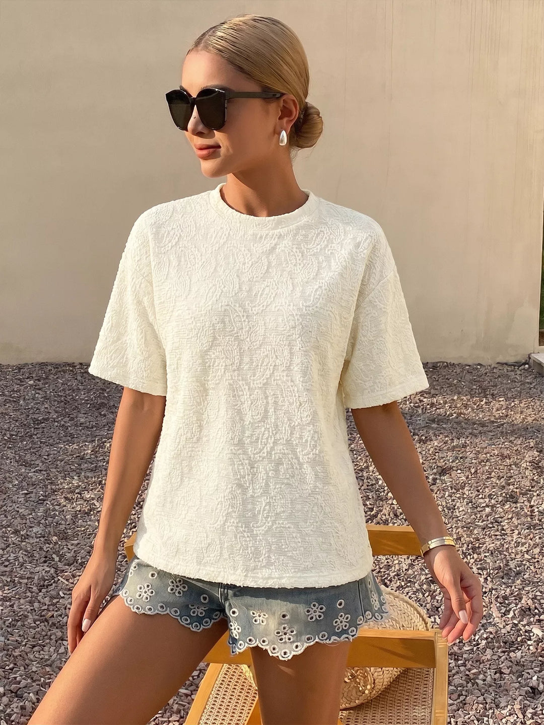 Textured paisley jacquard crew neck tee