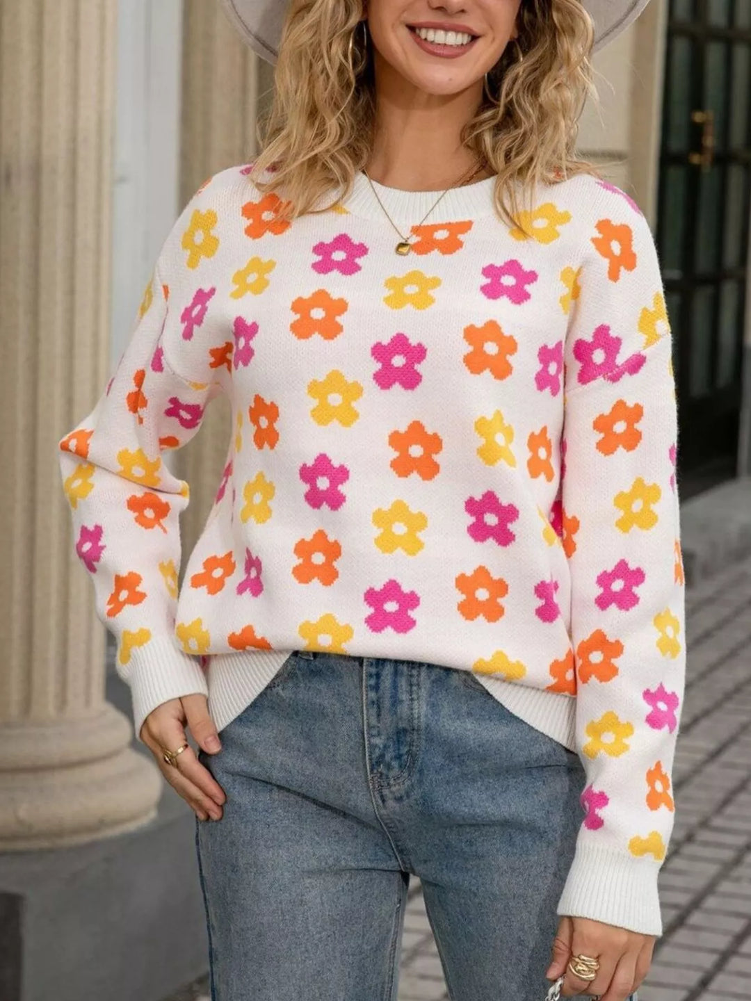 Retro daisy floral crew neck knit sweater