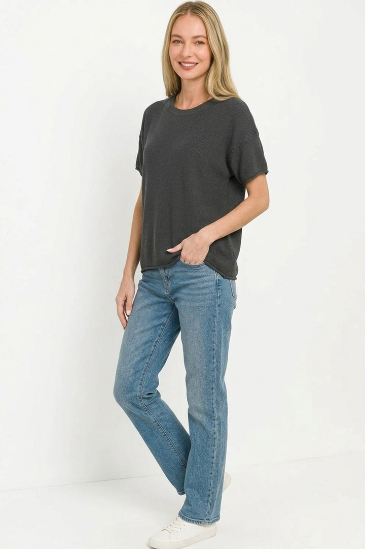 Ribbed round-neck short sleeve sweater with drop shoulders