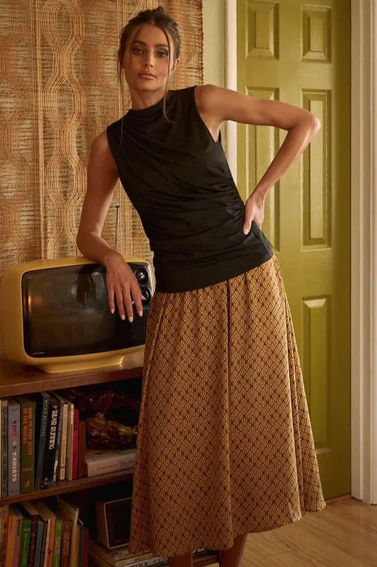 Geometric print A-line midi skirt with side pockets