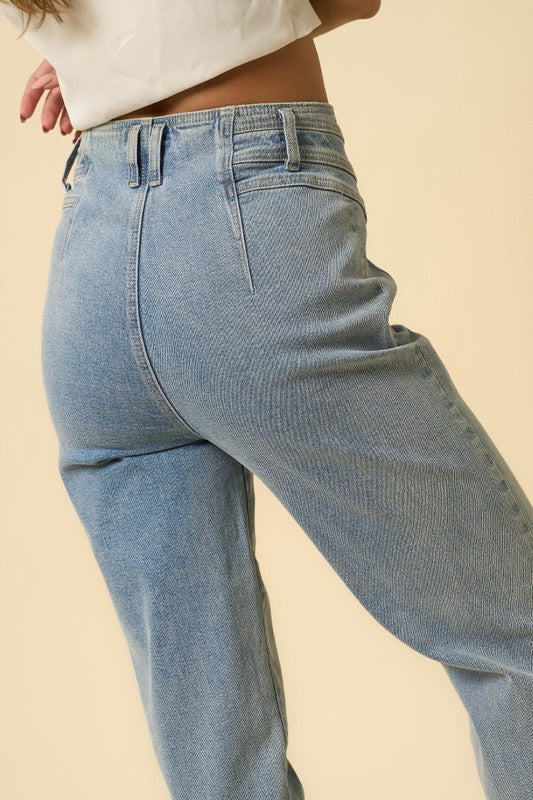 Avalon High-Rise Seamed Tapered Denim Jeans in LIGHT - cropped, high waist - view 7
