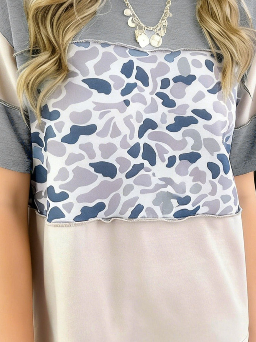 Color block camo print tee with exposed seam detail