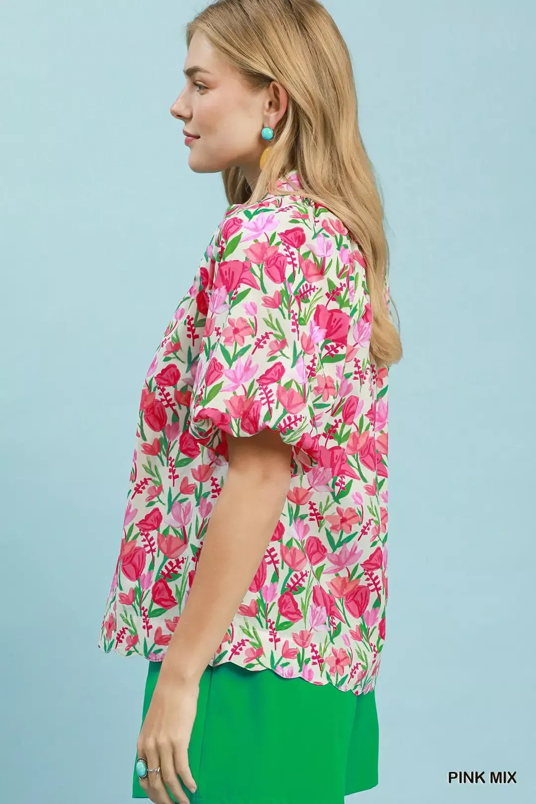 Floral split-neck puff sleeve blouse with scalloped hem