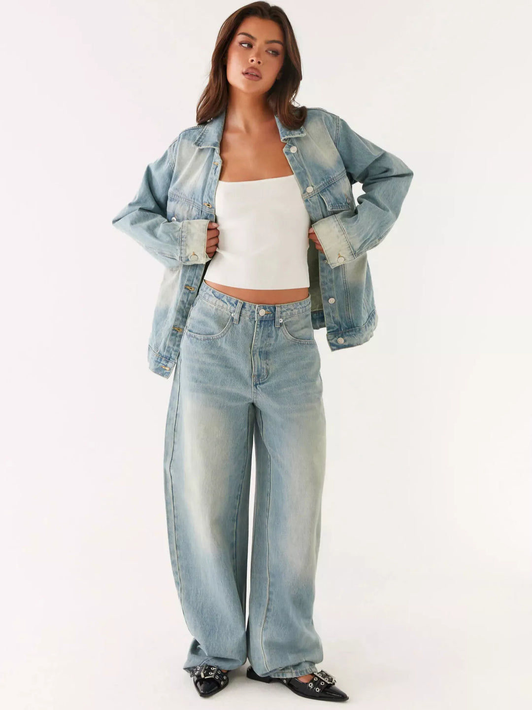 Light Oversized button-up denim jacket and jeans two-piece set