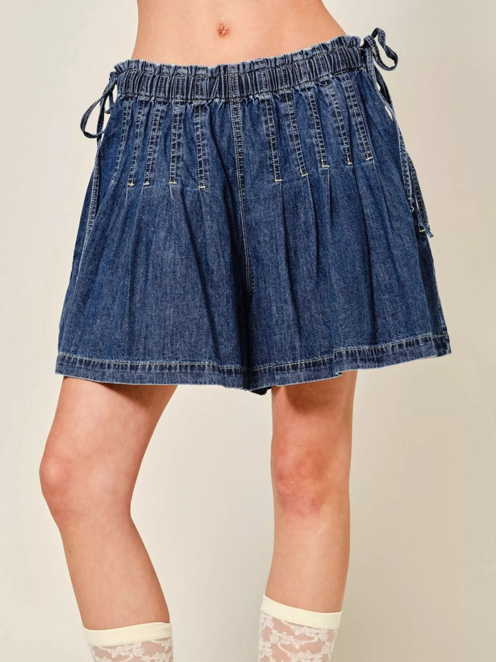 Wide-leg pleated denim shorts with drawstring elastic waist