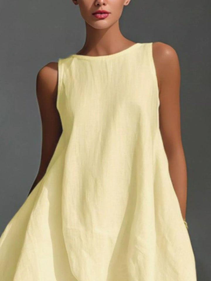 Sleeveless high-low asymmetrical hem dress