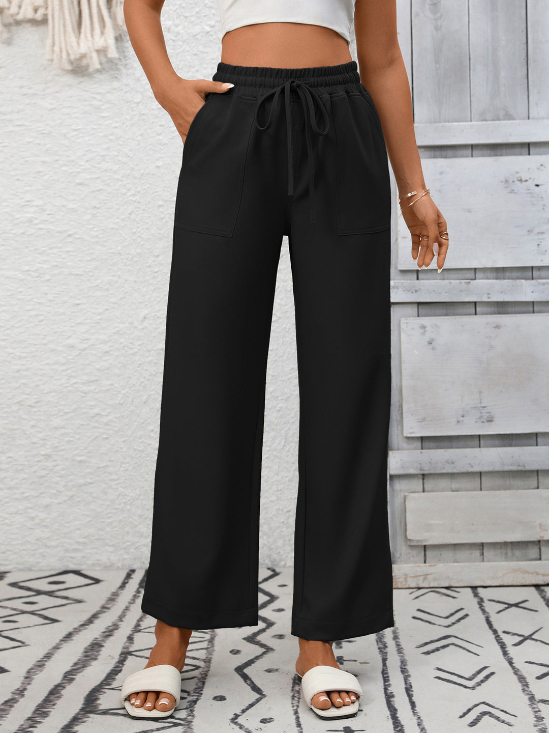 Drawstring wide leg pants with patch pockets