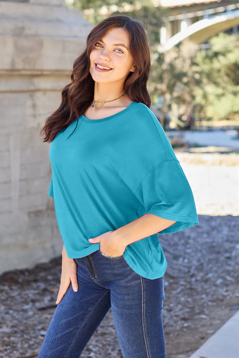 Drop-shoulder boxy round neck short sleeve tee