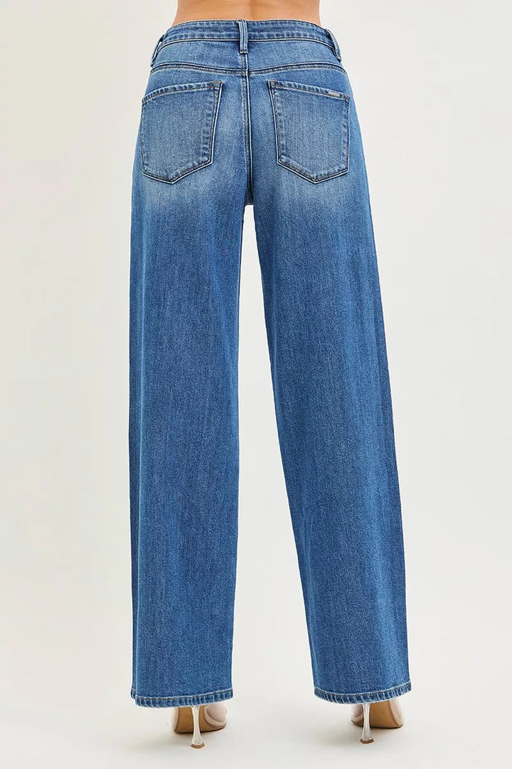 Slouchy wide-leg baggy jeans with pockets