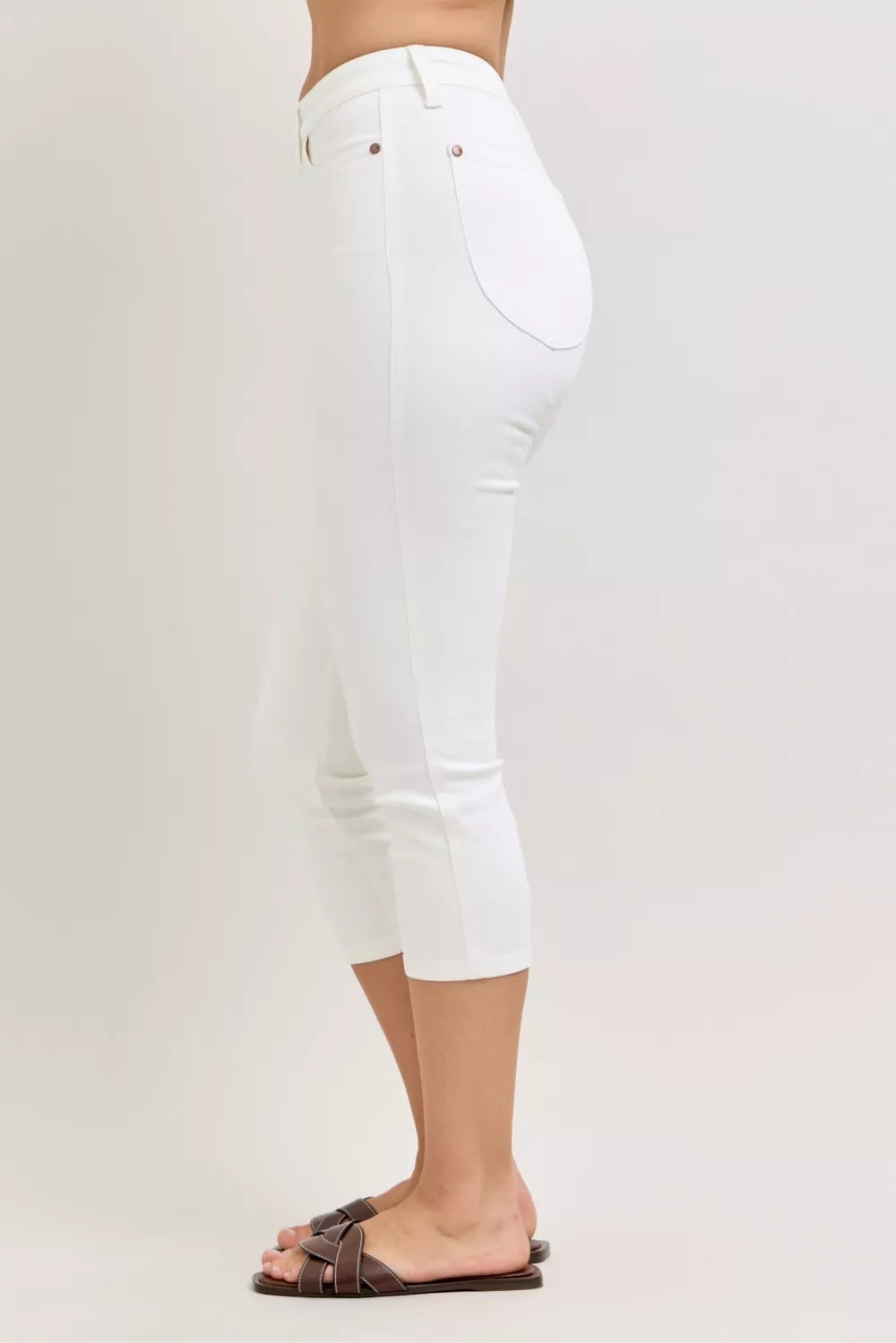 High-rise slim capri jeans with spade back pockets