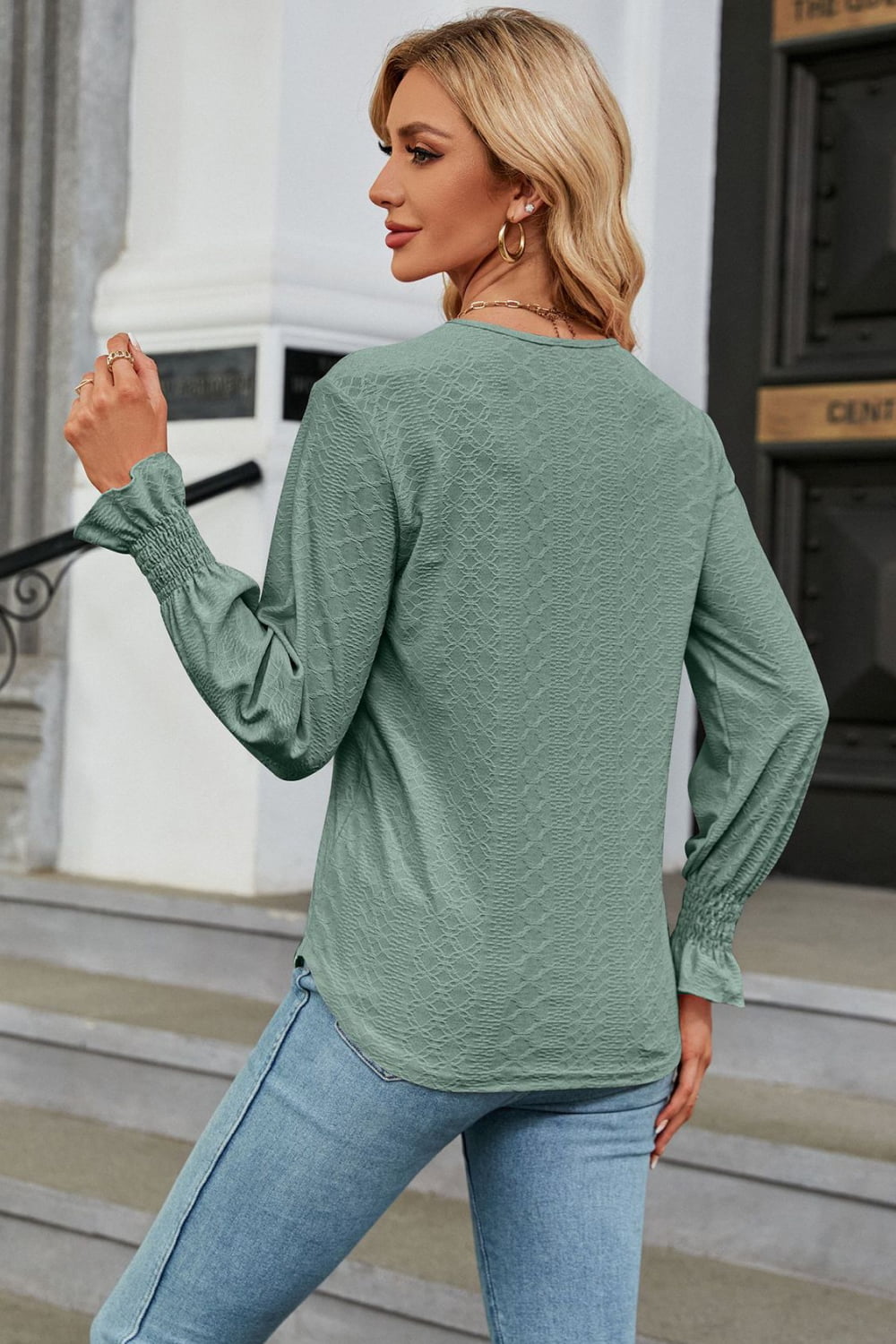 Contrast crochet V-neck blouse with flounce sleeves