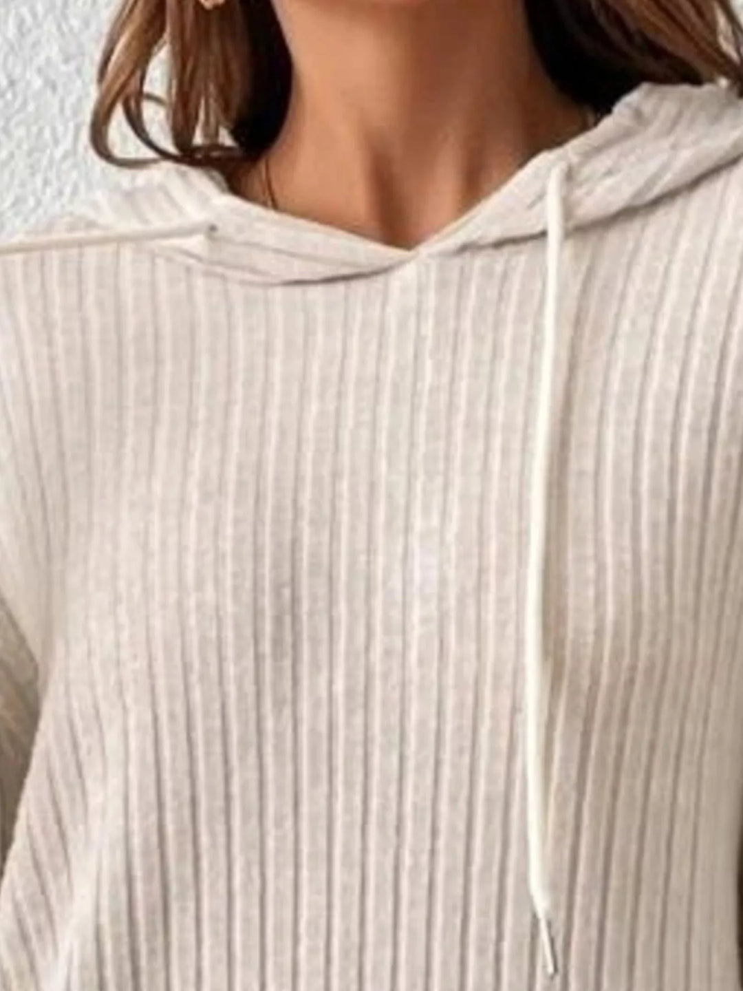 Ribbed knit hoodie with drawstring and kangaroo pocket