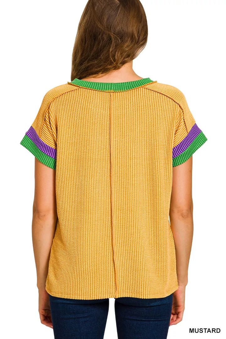 Raised rib short sleeve top with contrast neckline and cuffs