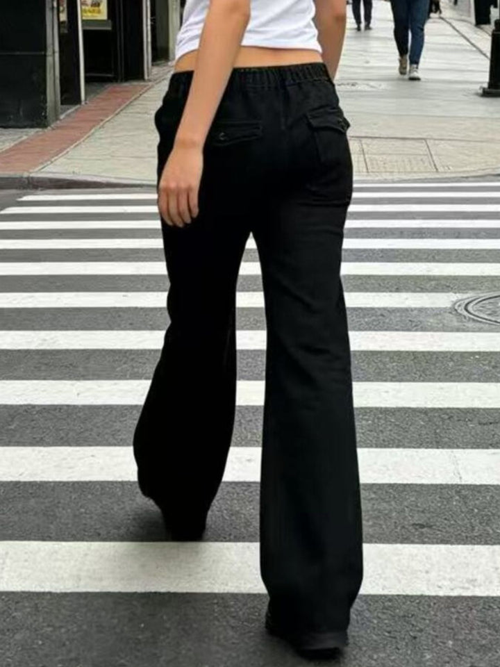 Wide leg jeans with contrast topstitching and patch pockets