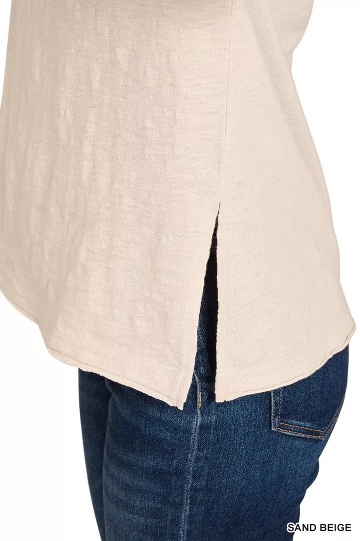 Slub knit short sleeve crew neck tee with raw hem