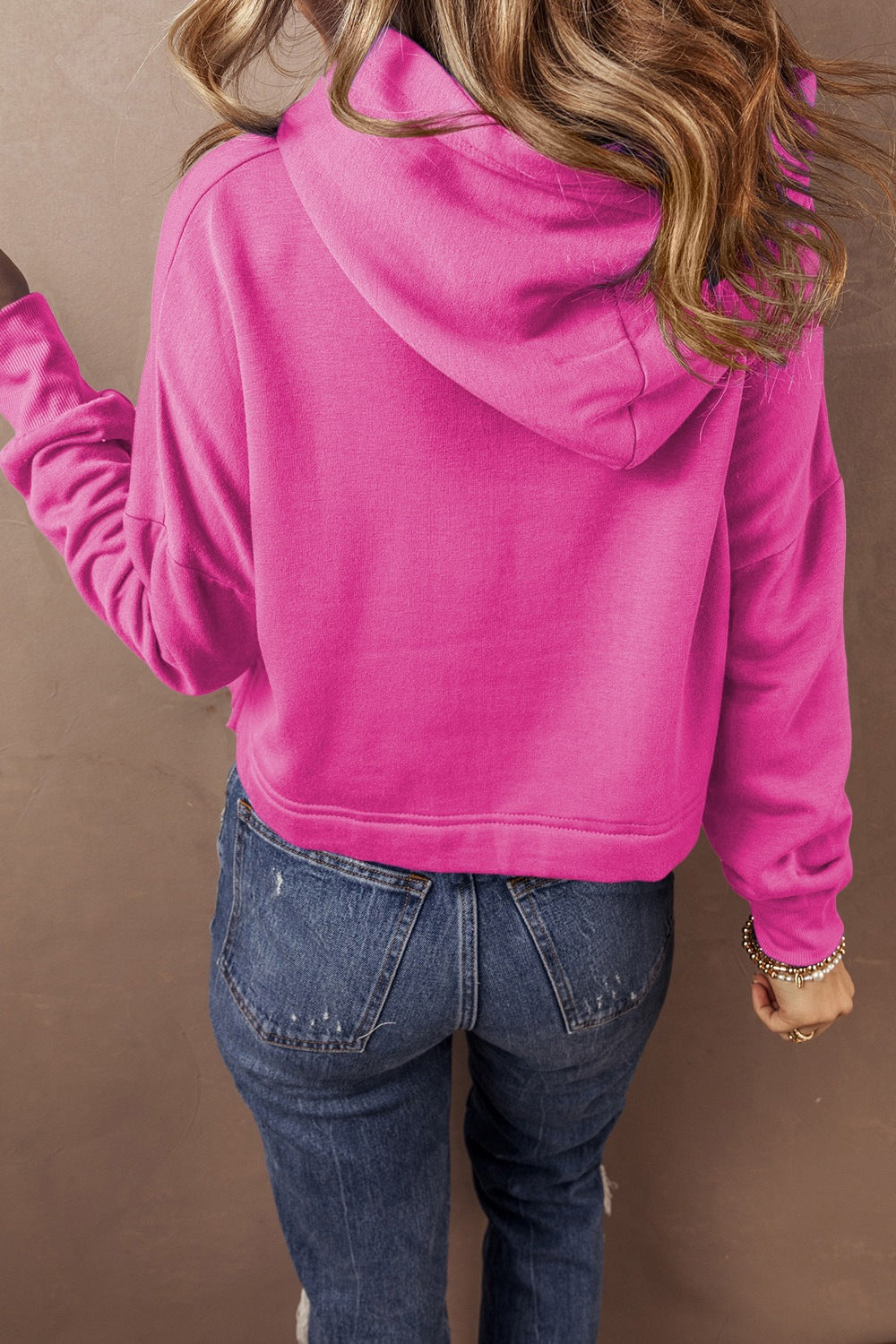 Cropped drawstring hoodie with dropped shoulders