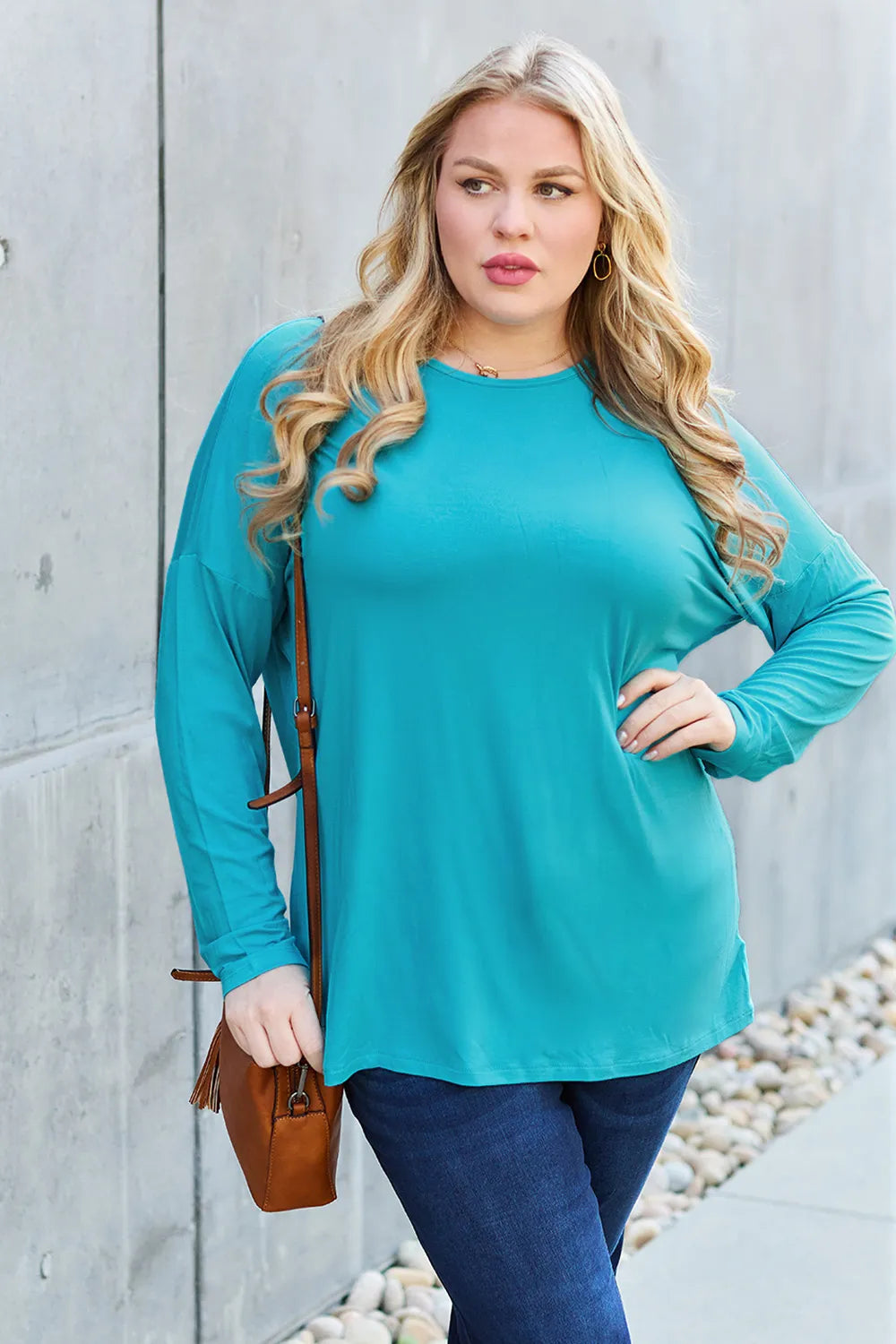 Dropped-shoulder round neck long sleeve knit top