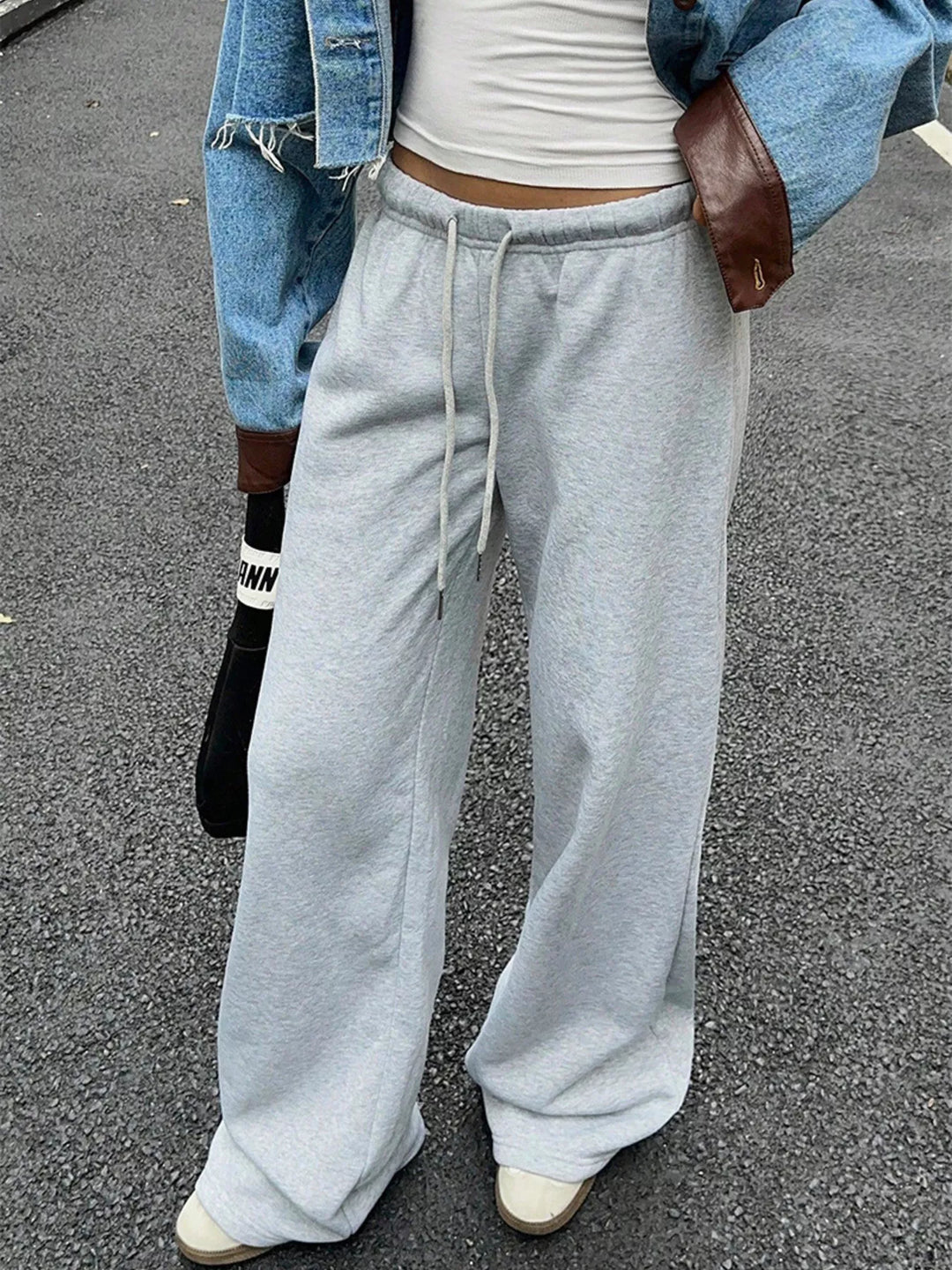 Relaxed wide-leg drawstring sweatpants