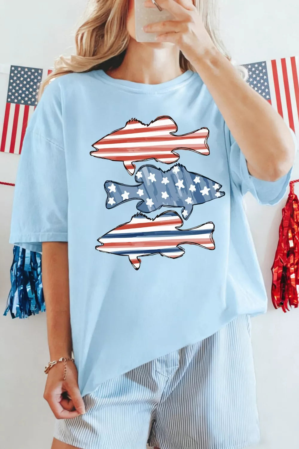Patriotic fish graphic short sleeve crew neck tee