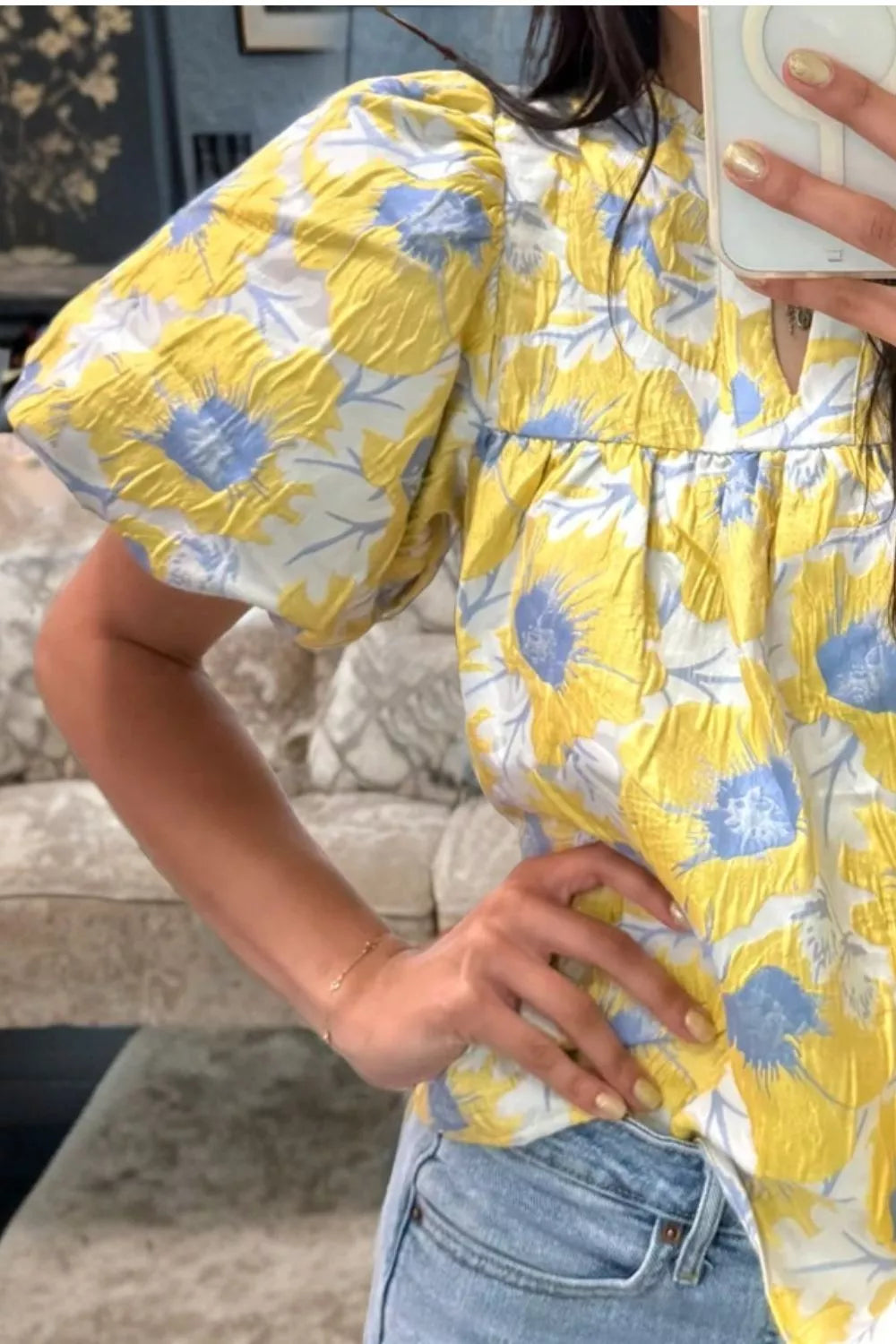 Short bubble-sleeve floral crinkle blouse