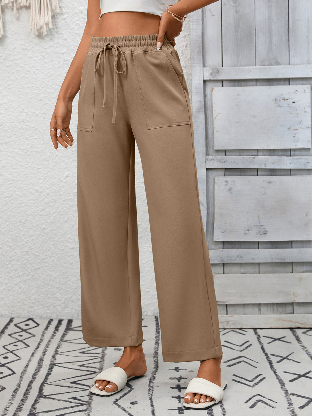 Drawstring wide leg pants with patch pockets