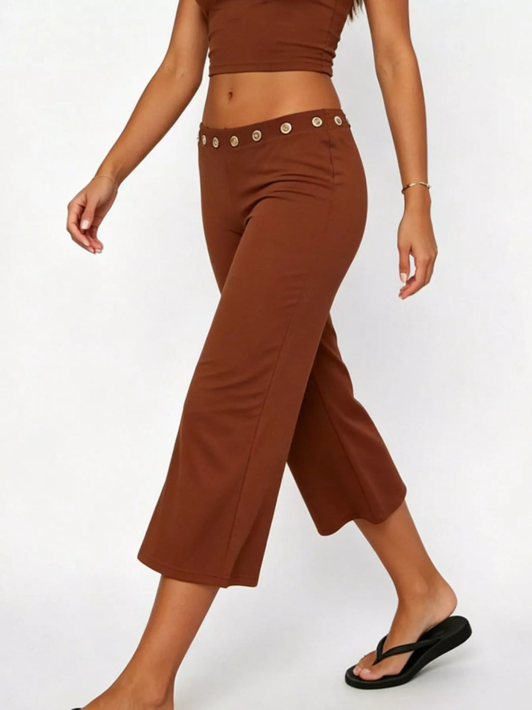 Mid-rise wide-leg capri pants with gold-button waistband