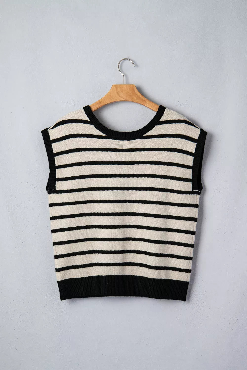 Striped short sleeve knit top with oversized bow