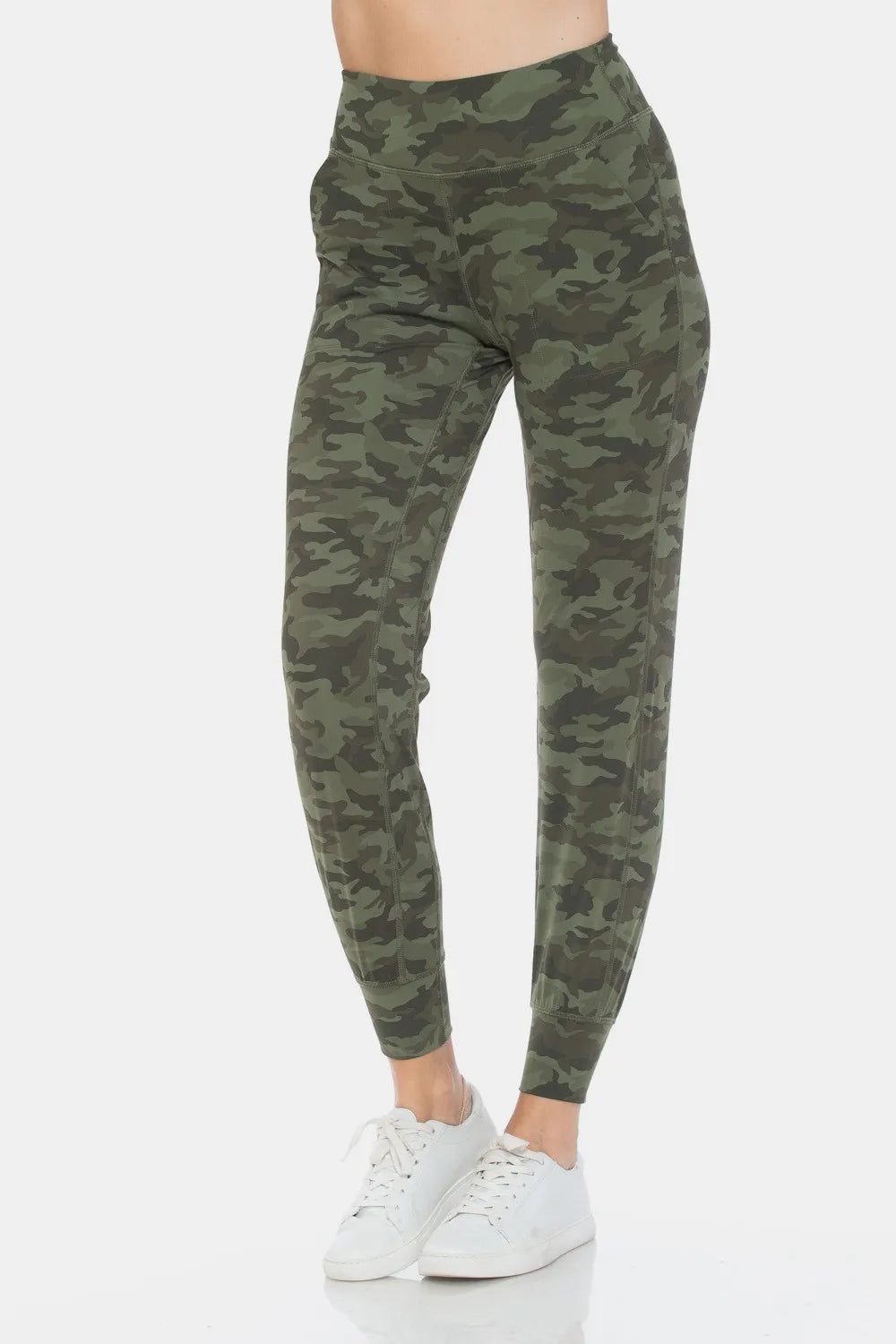High-waist camo leggings with side pockets and cuffed ankles