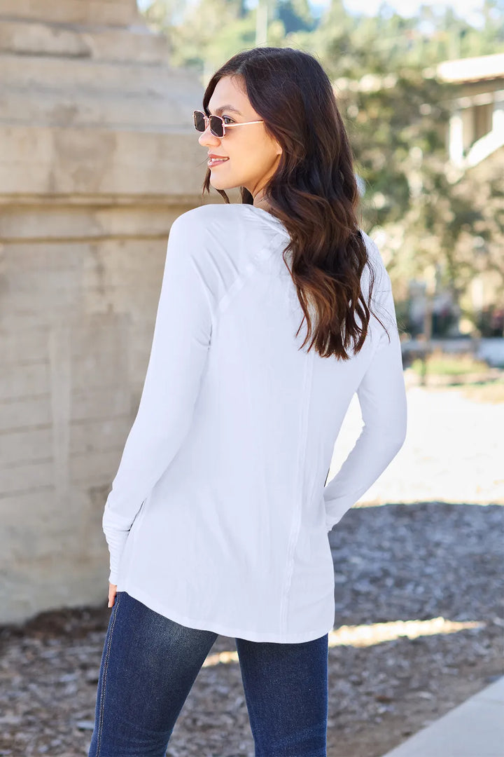 Relaxed raglan long sleeve round neck tee