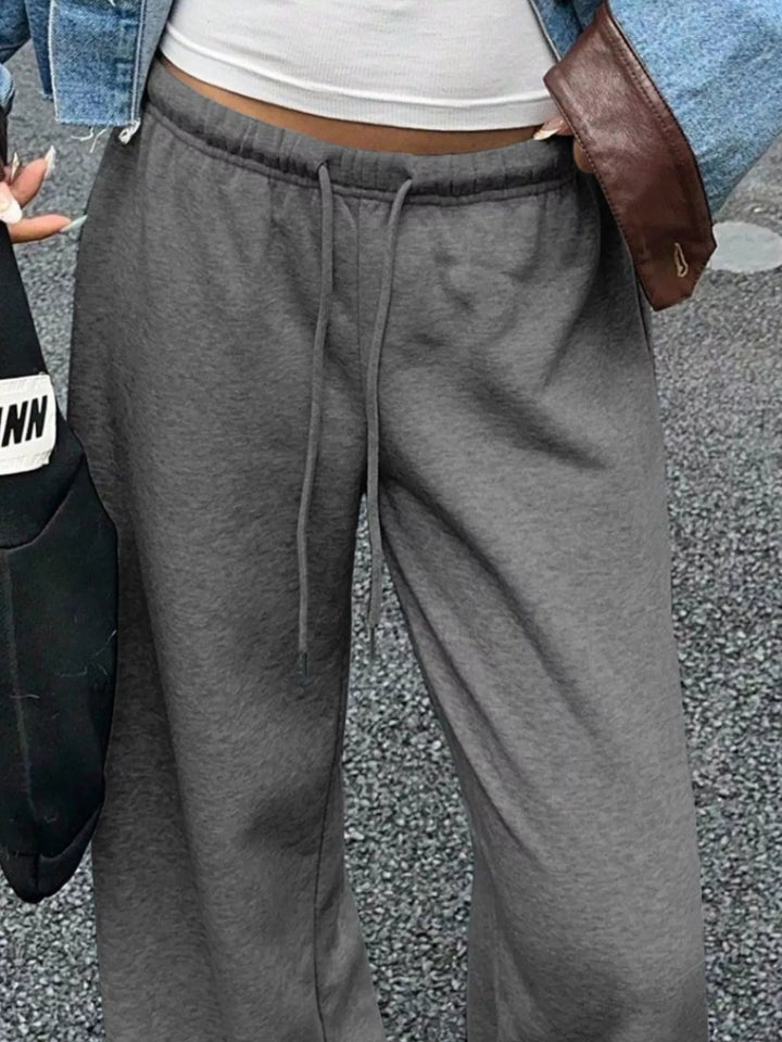 Wide-leg drawstring sweatpants with side pockets