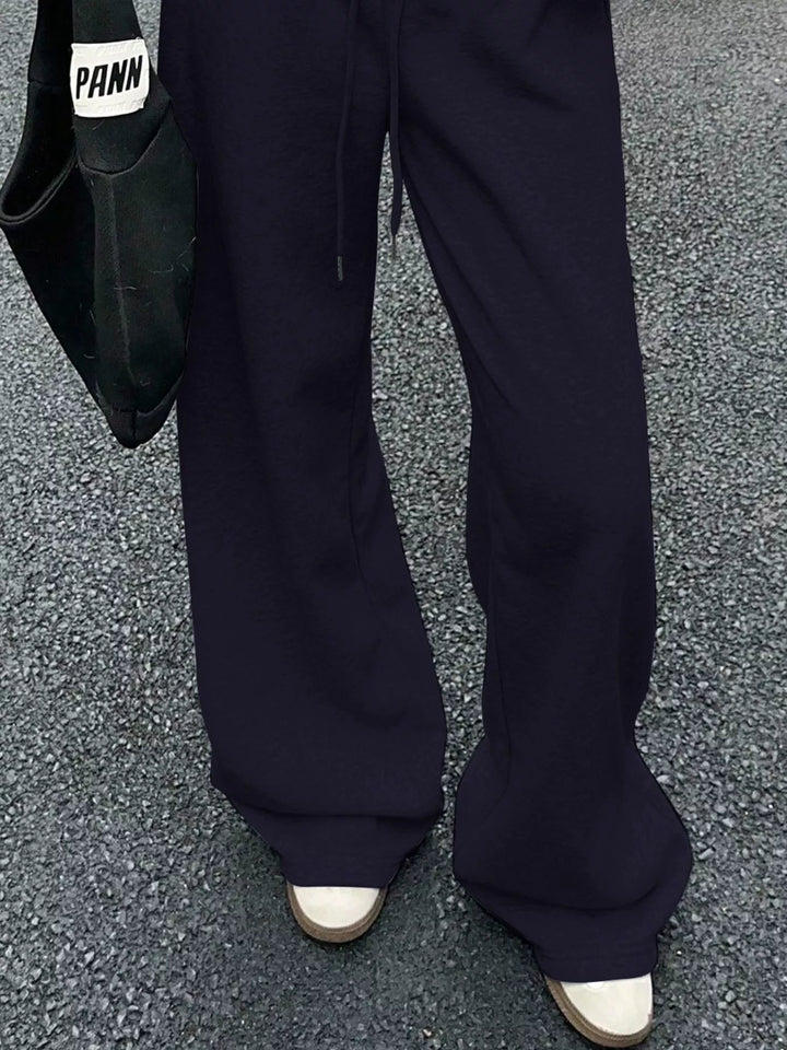 Relaxed wide-leg drawstring sweatpants