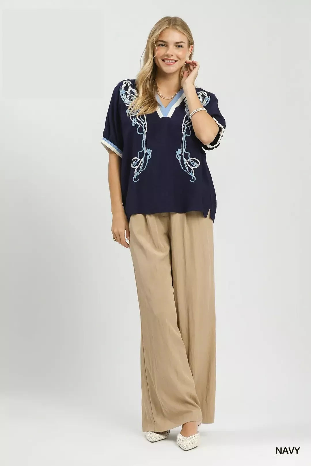 Embroidered floral V-neck boxy blouse with contrast trim