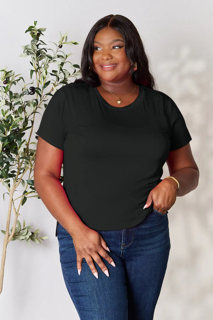 Round neck short sleeve tee with relaxed fit