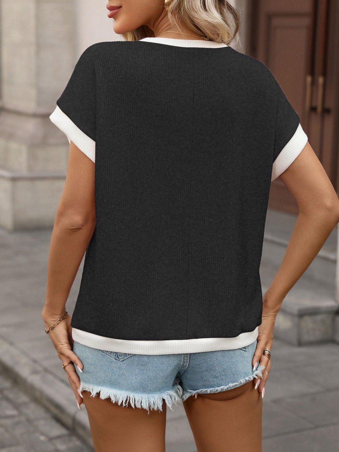 Ribbed knit short sleeve top with contrast trim