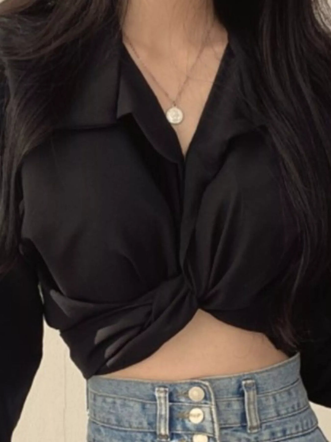 Twisted knot cropped shirt with long balloon sleeves