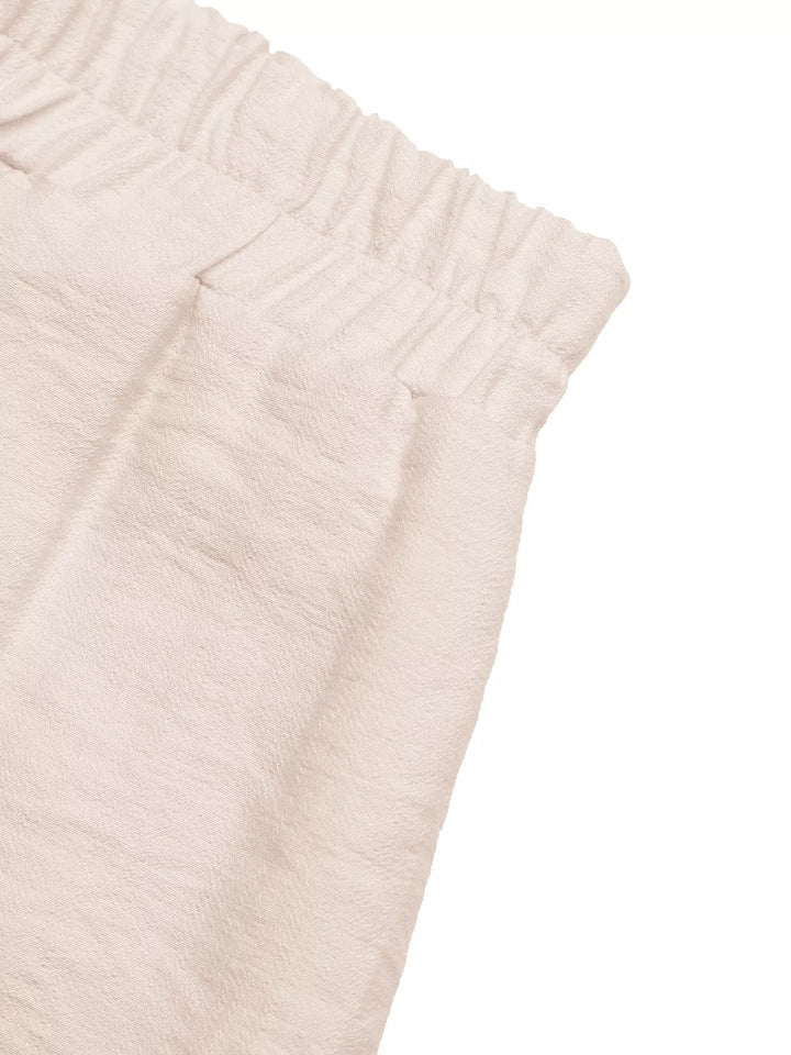 Shell charm lace hem shorts with elastic waist and pockets