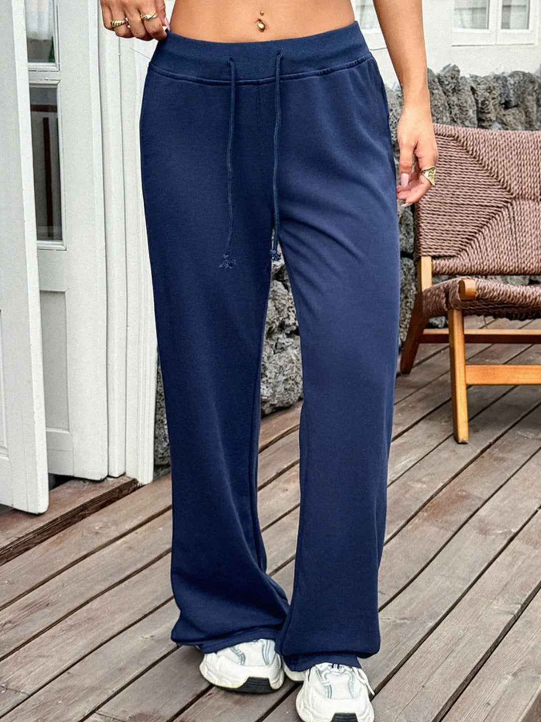 Drawstring wide-leg sweatpants with side pockets