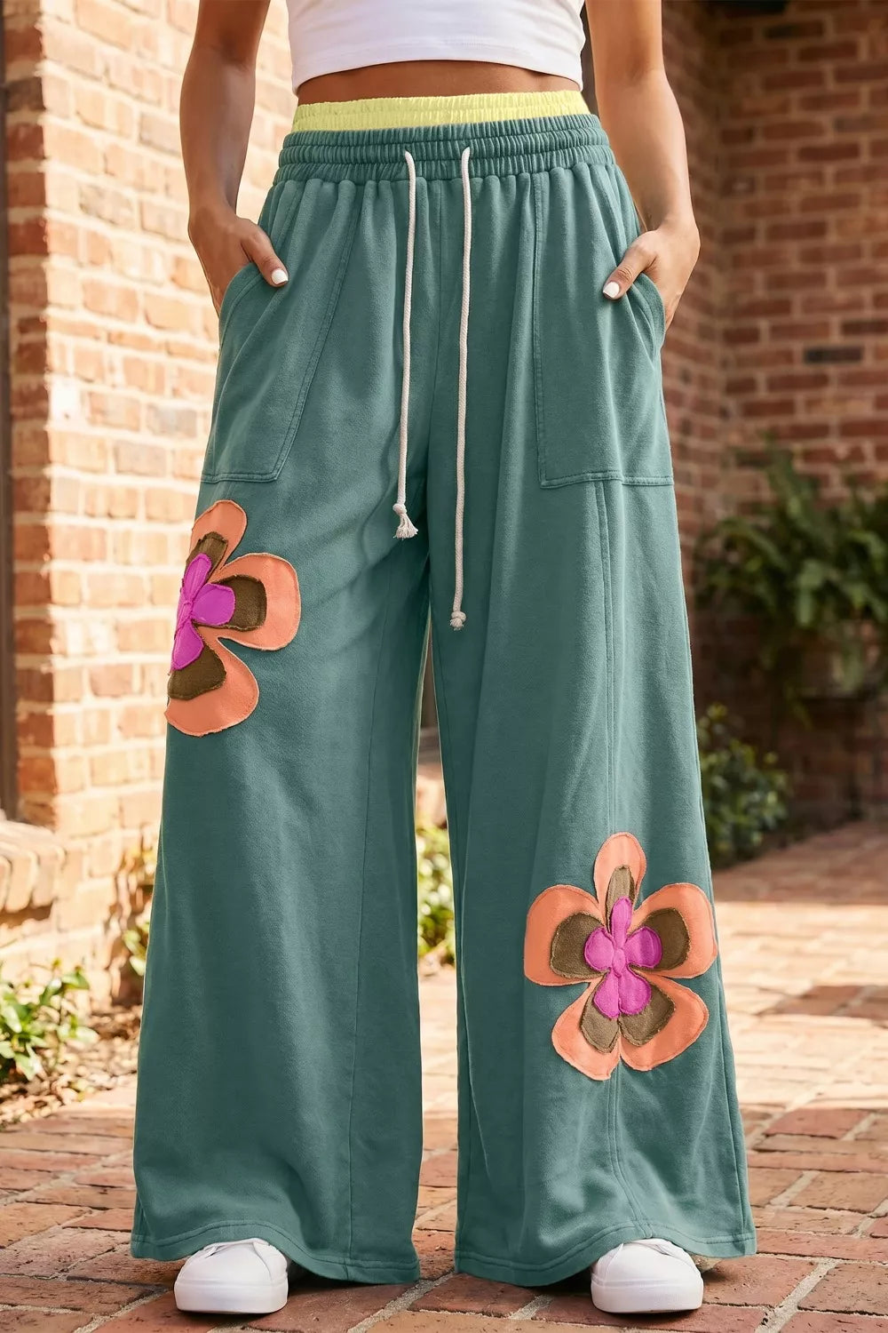 Floral appliqué wide-leg drawstring pants