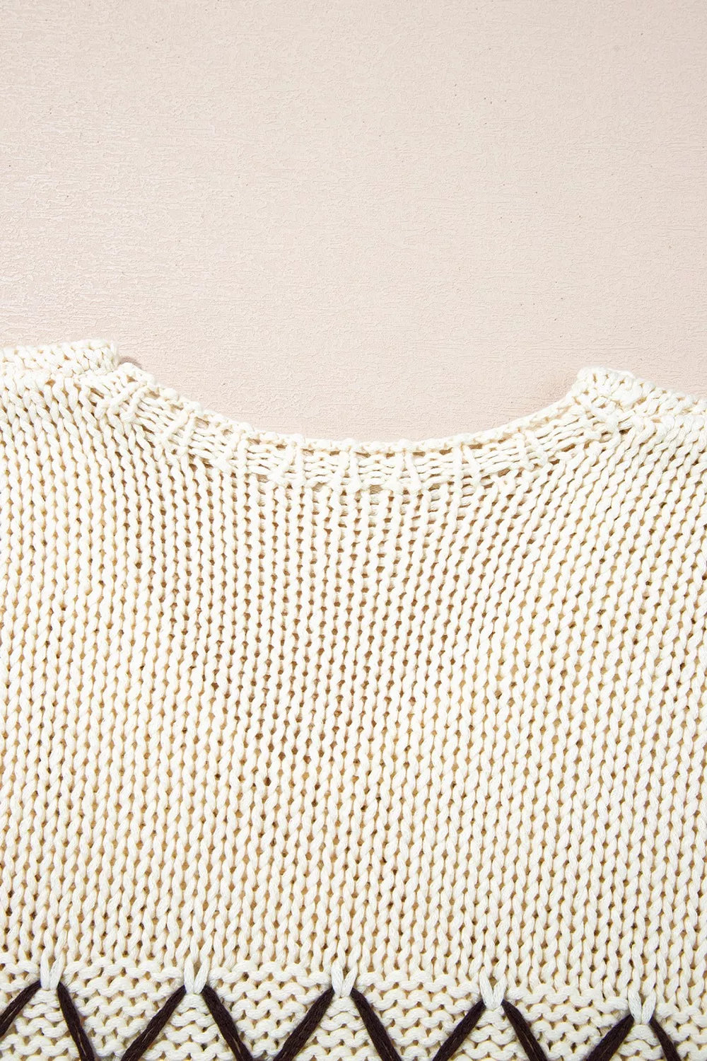 Cross-stitch trim V-neck chunky knit sweater