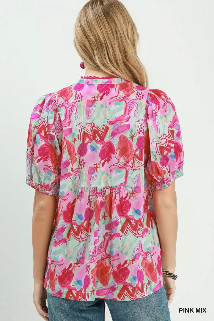 Abstract print puff sleeve top with ruched yoke