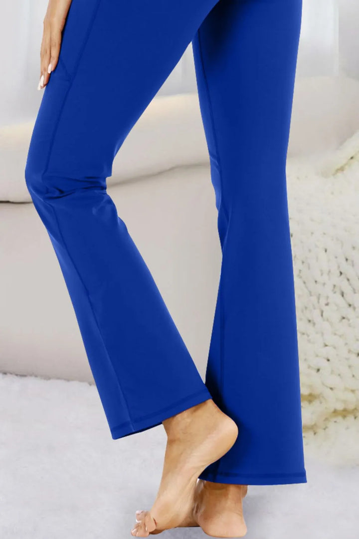 High-waisted flare yoga pants with side phone pockets
