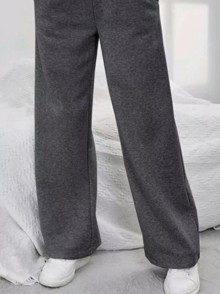 Wide-leg drawstring sweatpants with side pockets